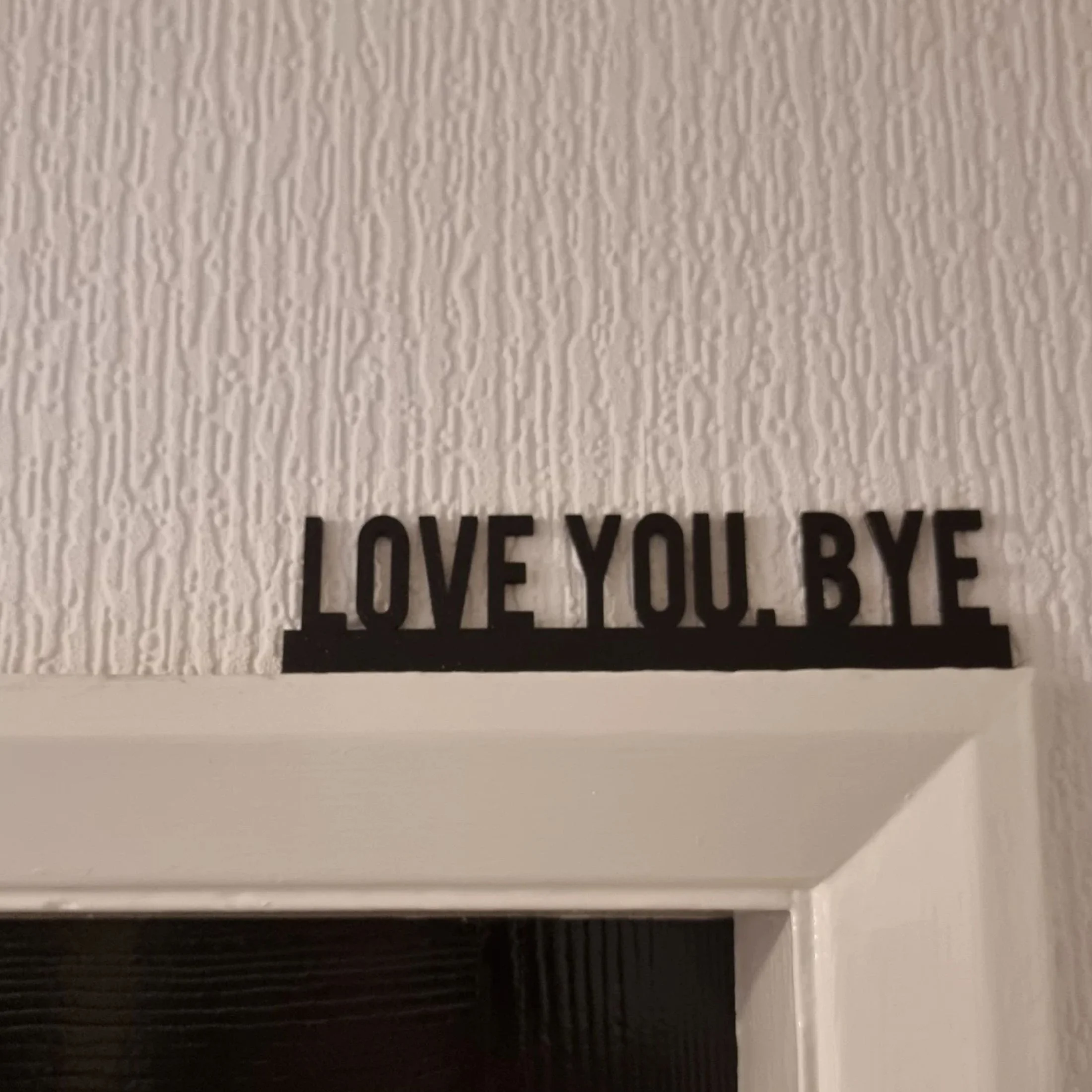 1 Piece Classic Wooden“Love You Bye” Sign - Geometric Wall Hanging Art for Living Room, Indoor Wall Hanging Decoration for Valentine's Day, Christmas, Halloween, Easter, Thanksgiving - Unique Home Decoration and Gift Ideas