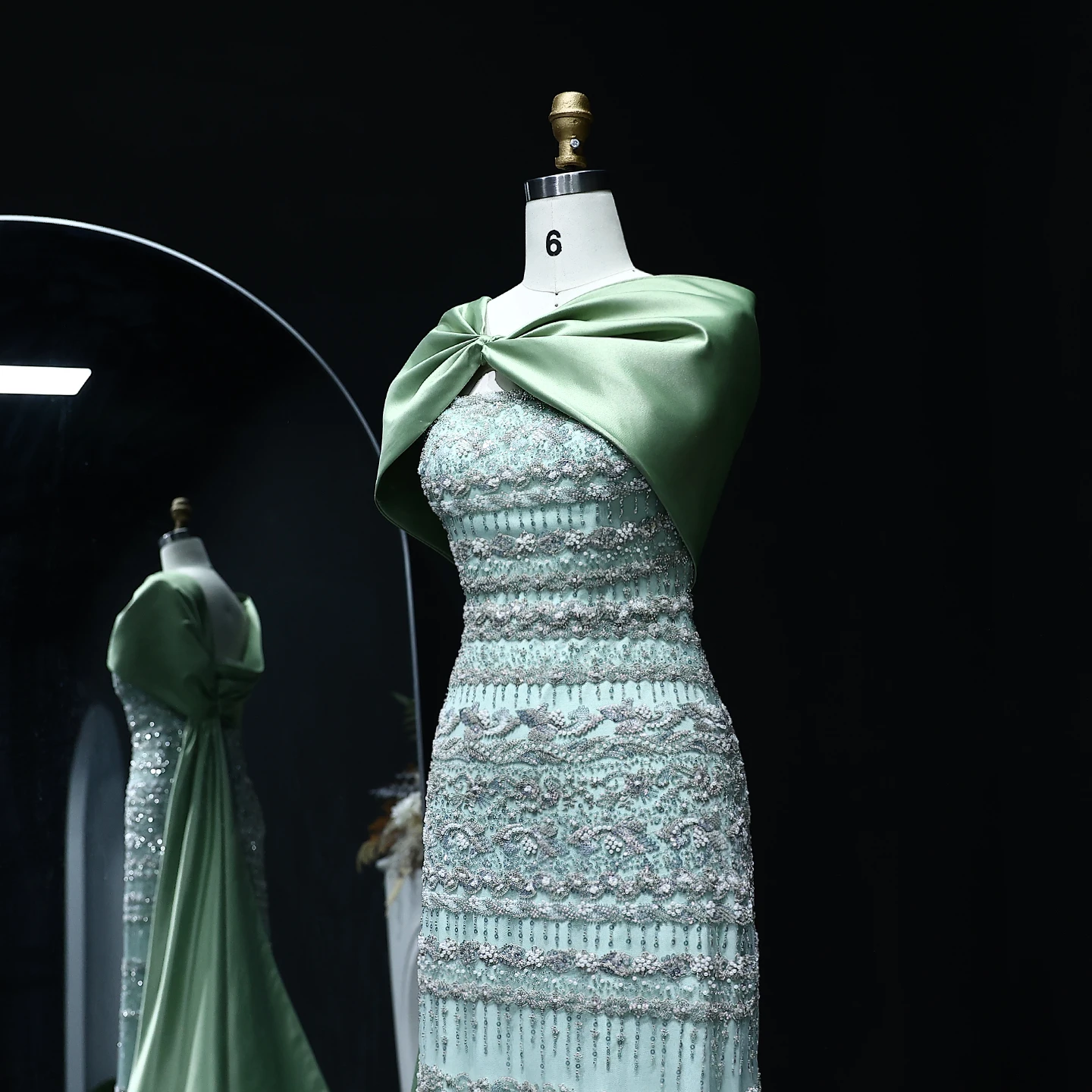 Sharon Said Arabisches Salbeigrünes Luxus-Abendkleid aus Dubai mit Cape, Champagner, 2026, Damen-Hochzeitskleider, SS238B, Maßanfertigung – Detail 9