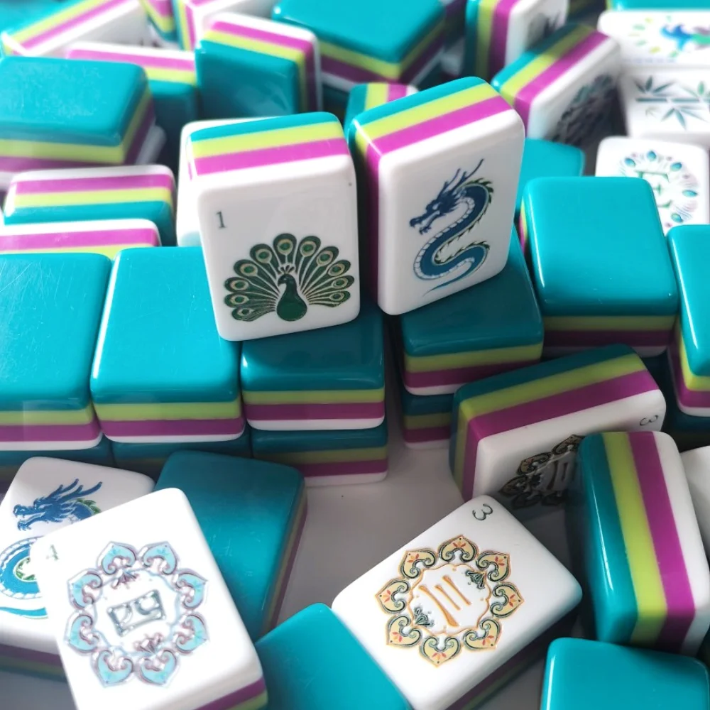 Hot Sale Lake Blue Mahjong Tiles Luxury Engraved American Mahjong Set 4-Layer Acrylic Mah Jongg Travel Sets for Board Games Gift