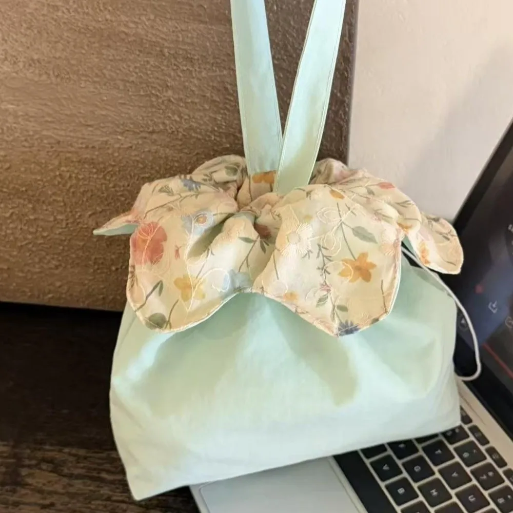 Sweet Flower Drawstring Handbag Cute Plaid Double-Sided Phone Pouch Large Capacity Flower Pattern Clutch Purse Commute Travel view 5
