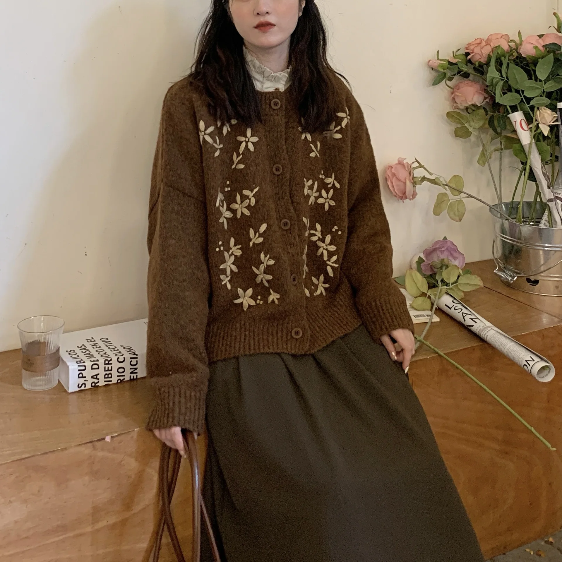 2024 Knitted Embroidered Thickened Top Forest Vintage Wear Autumn and Winter Sweater Coat Women's cardigan