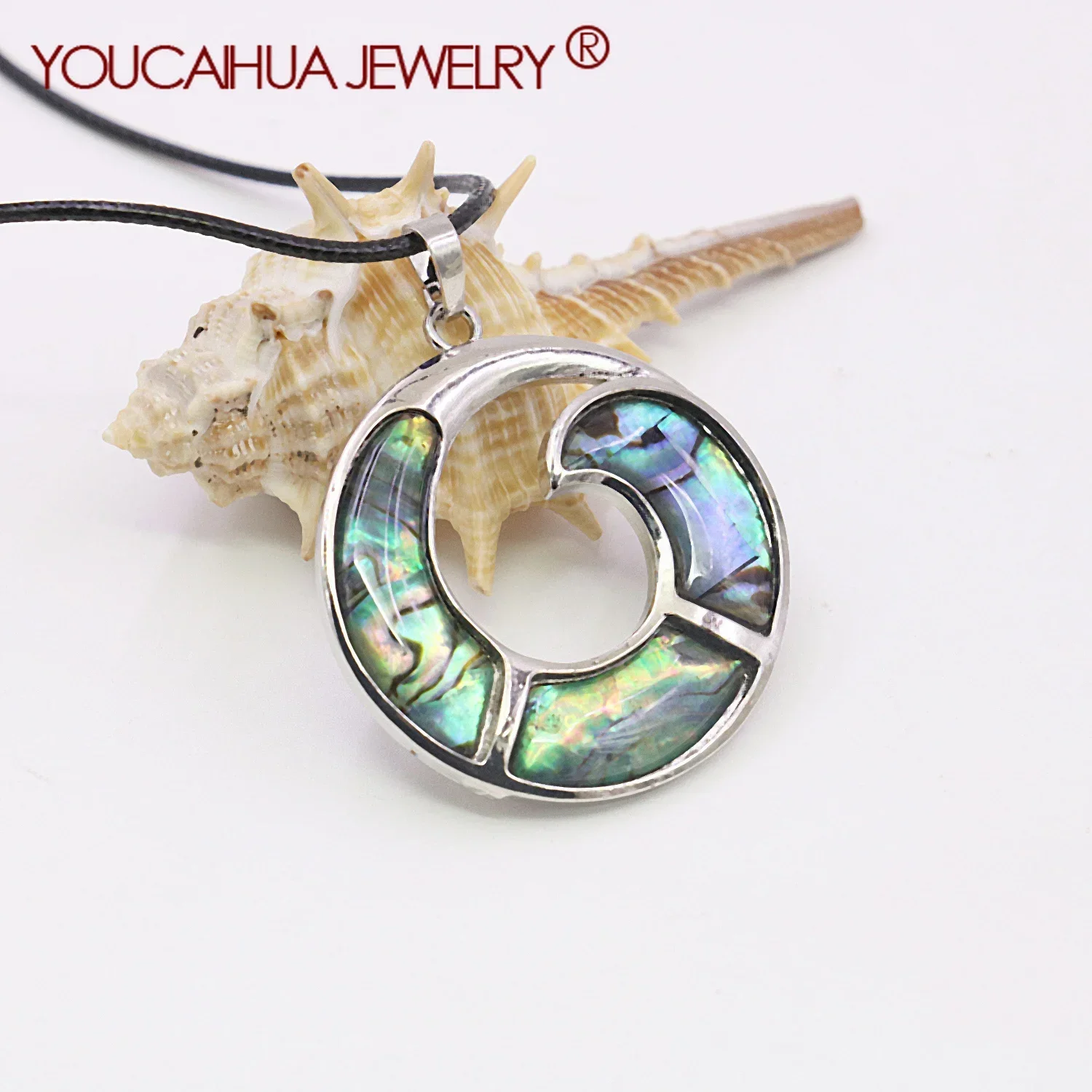 41mm Natural Sea Shell Necklace Pendant, Illusory Color Ring Style, With Black Rope Chain,Unisex Gift,Party and Banquet Jewelry