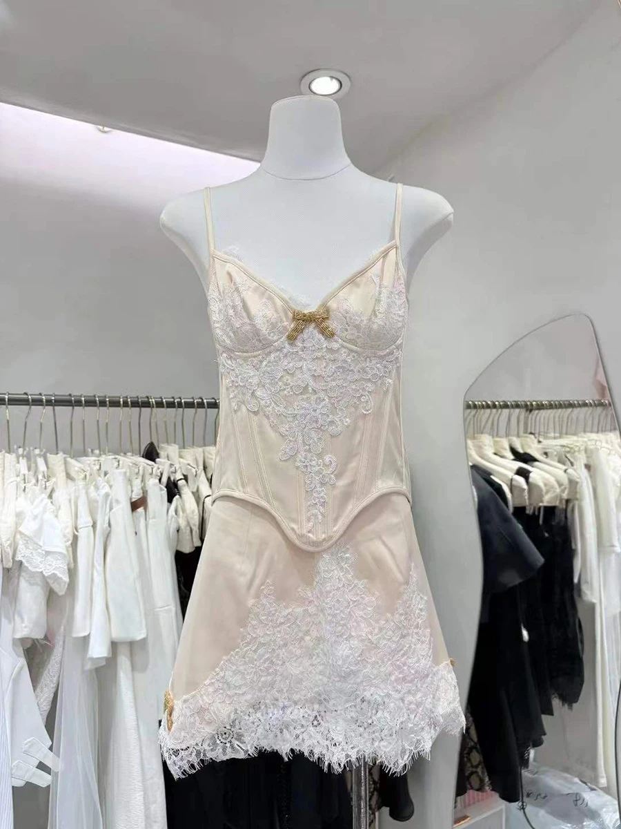 TWOTWINSTYLE Sexy Retro Beige Lace Two Piece Set for Women Satin Fabric Strapless Corset Short Skirts Suit for Romantia Dates view 5