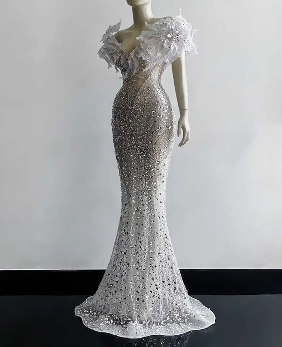 Abiti da sposa illusione Sirena con spalle scoperte Strass Cristalli Backless Sweep Train Abiti da sposa Robe de mariée Personalizzato