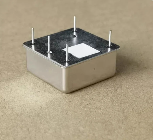 5A2B02 10Mhz OCXO crystal oscillator 5V square wave 26x26 volume, brand new original