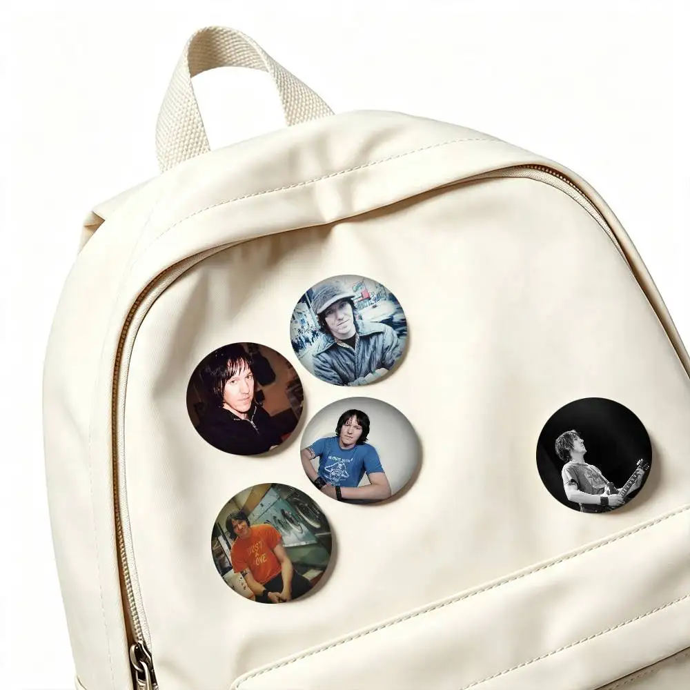 E-Elliott Smith Indie Folk Icon  25mm 32mm 44mm 58mm 75mm Brooches Badges Pins for Accessories Gift