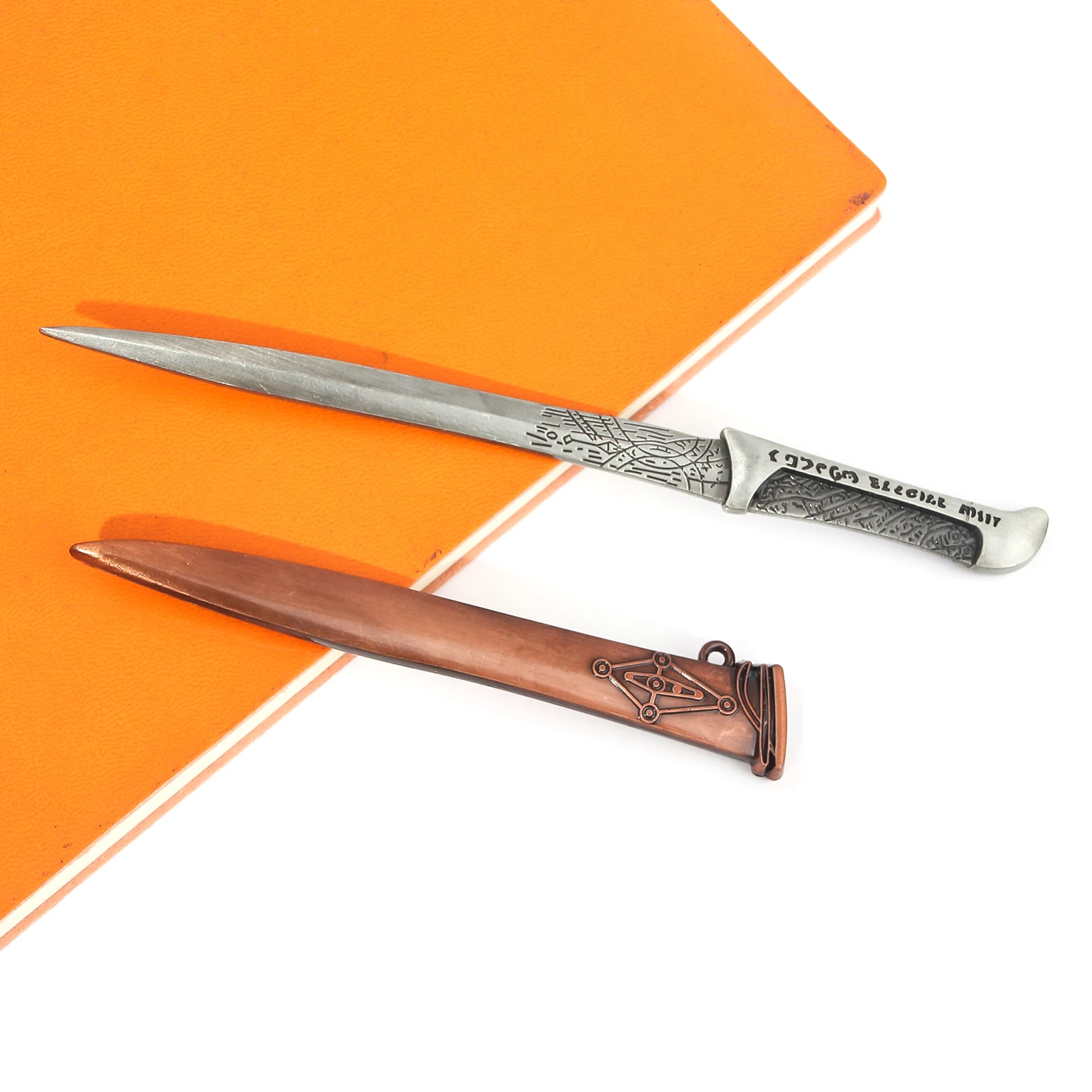 DUNE Arma 17 cm Pugnale Portachiavi Periferiche di film Verme di sabbia Paul Atreides Fremen Arma Pugnale con fodero Modello Regalo Giocattoli