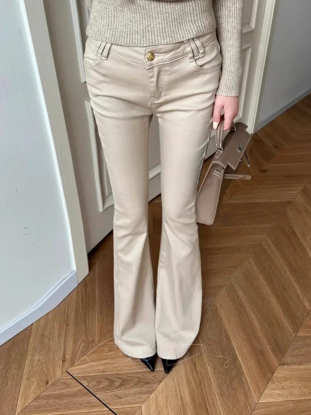 

Ретро джинсы с высокой талией, на флисовой подкладке, расклешенные, женские, осенне-зимние, утягивающие, повседневные, универсальные, цвета молочного чая, джинсовые брюки