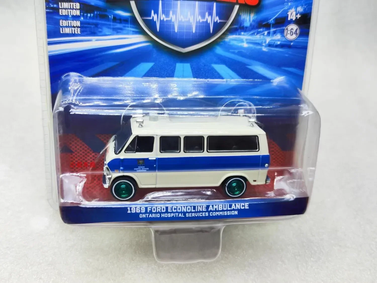 GreenLight 1:64 1969 Ford Econoline Ambulance green machine Metal Diecast Alloy toy cars Model Vehicles For Children Boys gift