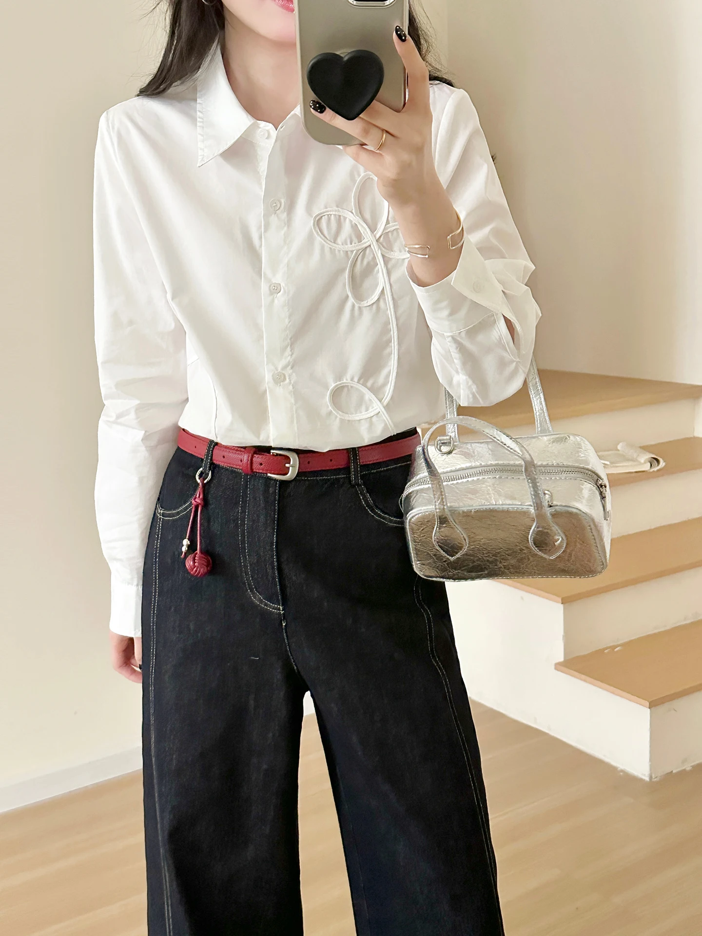 

SweetAnnie 2026 Spring New Style Embroidered White Casual Shirt Women's Commute Versatile Breathable Moisture Wicking Top