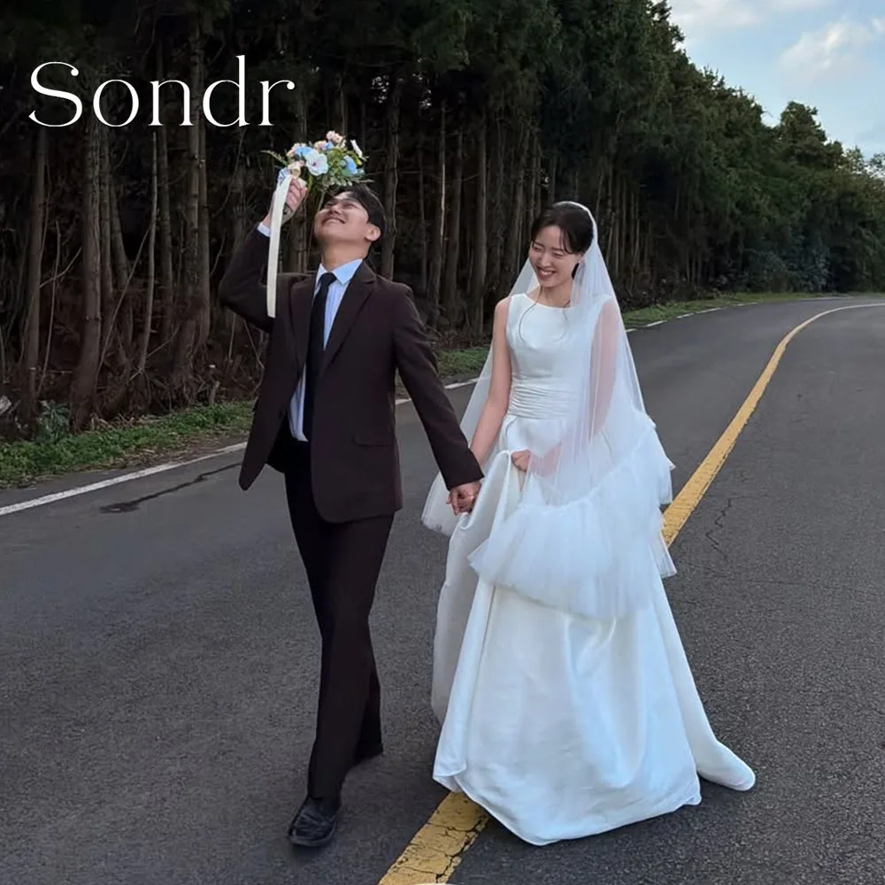 

Sondr Customized Scoop Collar Sleeveless Korean Wedding Snap Dresses A Line Elegant Satin Simple Bridal Photo Shoot Gown