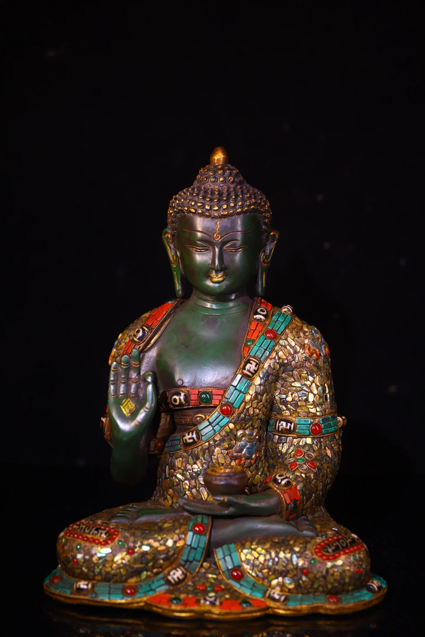 

12"Old China Collections Old Bronze Cinnabar Painted Mosaic Gem gZi Beads Shell Shakyamun Sitting BuddhaWorship Hall