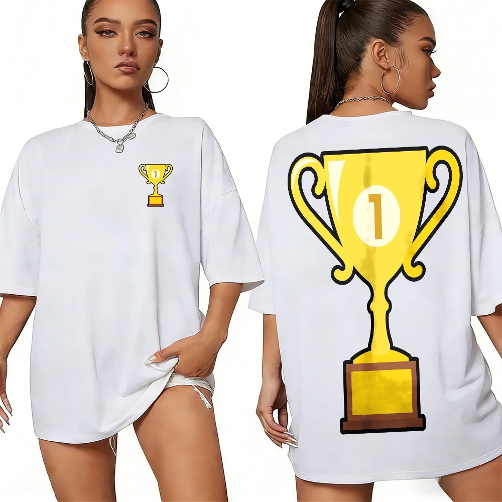 Disney Summer Cars prezentuje złoty trofeum mistrzowskie, koszulki z nadrukiem ze 100% czystej bawełny dla mężczyzn i kobiet oraz codzienne topy.