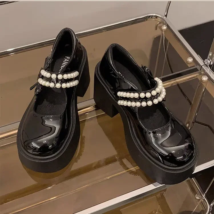 الكورية نمط ماري جين أحذية نسائية ربيع الخريف جديد لؤلؤة جميلة موضة سميكة القاع أحذية من الجلد الصغيرة النساء