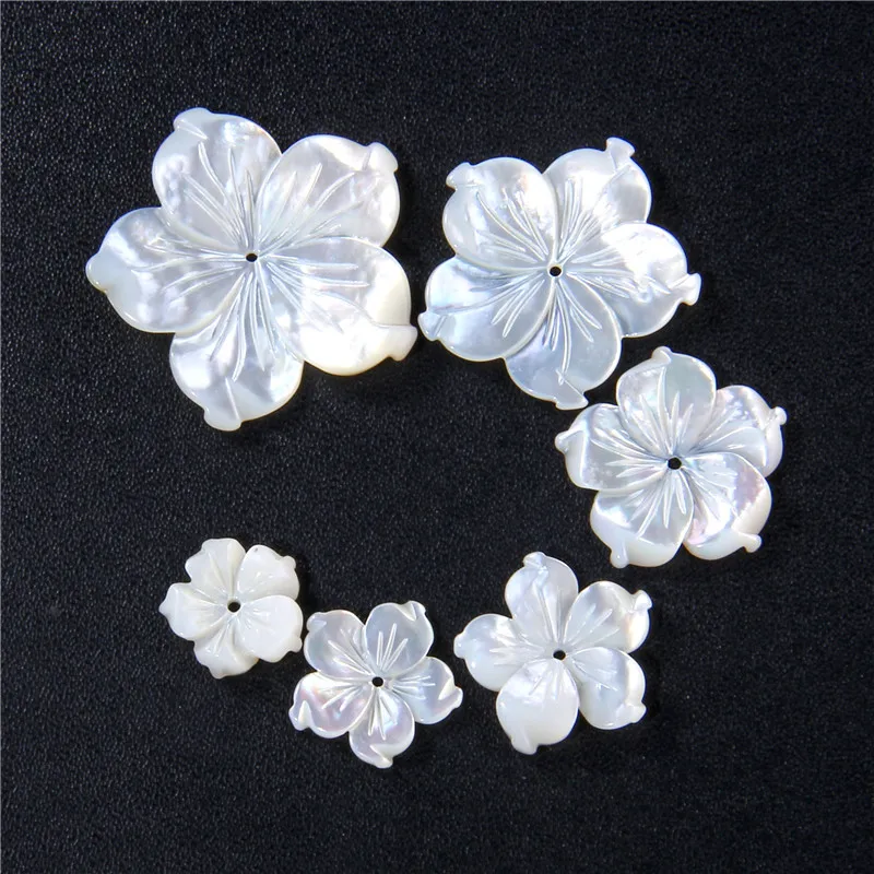 Natural Pearl Oyster Shell Carved Flower Mother oF Pearl Shell Flower Beads Flower Charms for Jewelry Making DIY Pendant Decor.