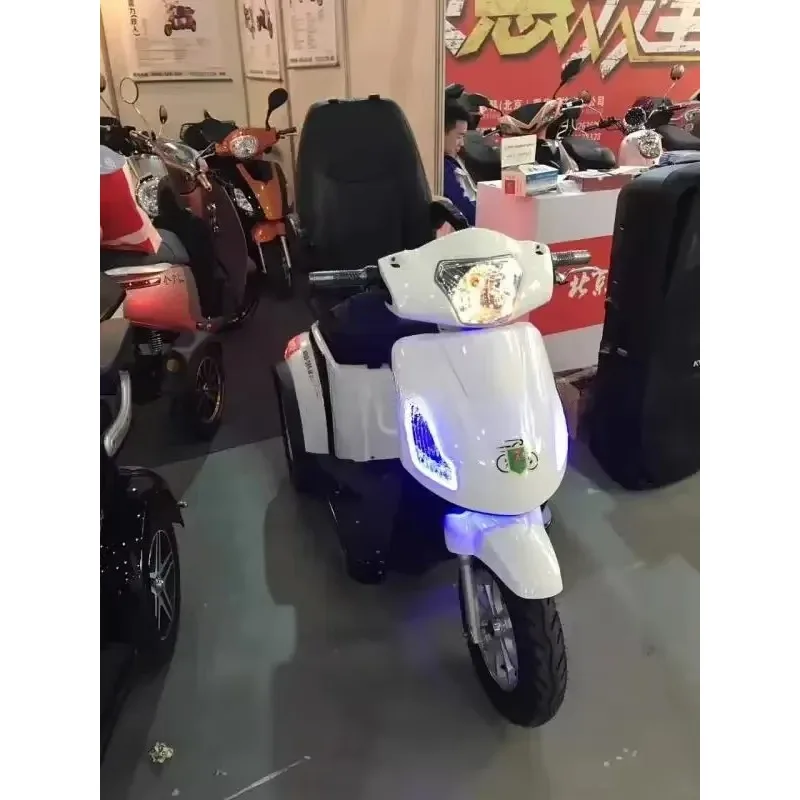 Top Quality 3 Wheels Electric Mobility Scooter with Basket for Seniors and Disabled