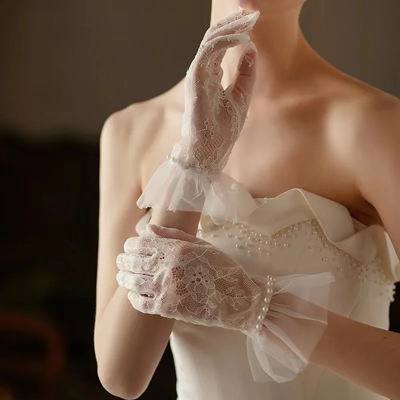 Short Lace Bridal Gloves Factory Price Wedding Party Finger Gloves for Brides Wedding Gloves with Pearls Accessories