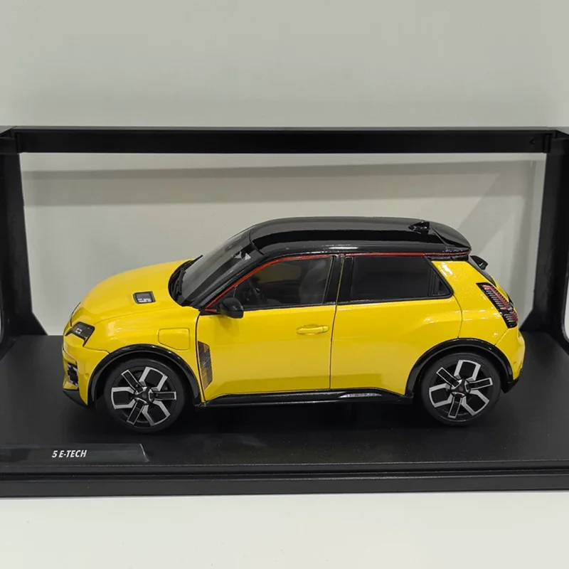 

Solido 1/18 Scale 5 E-Tech 2024 Alloy Car Model Holiday Collection & Gift & Souvenir Display Toy