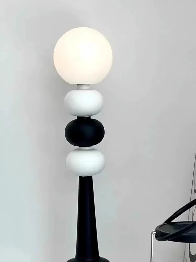 Retro living room  decoration, medieval exhibition hall  artistic sense, round ball vertical ornament can shine