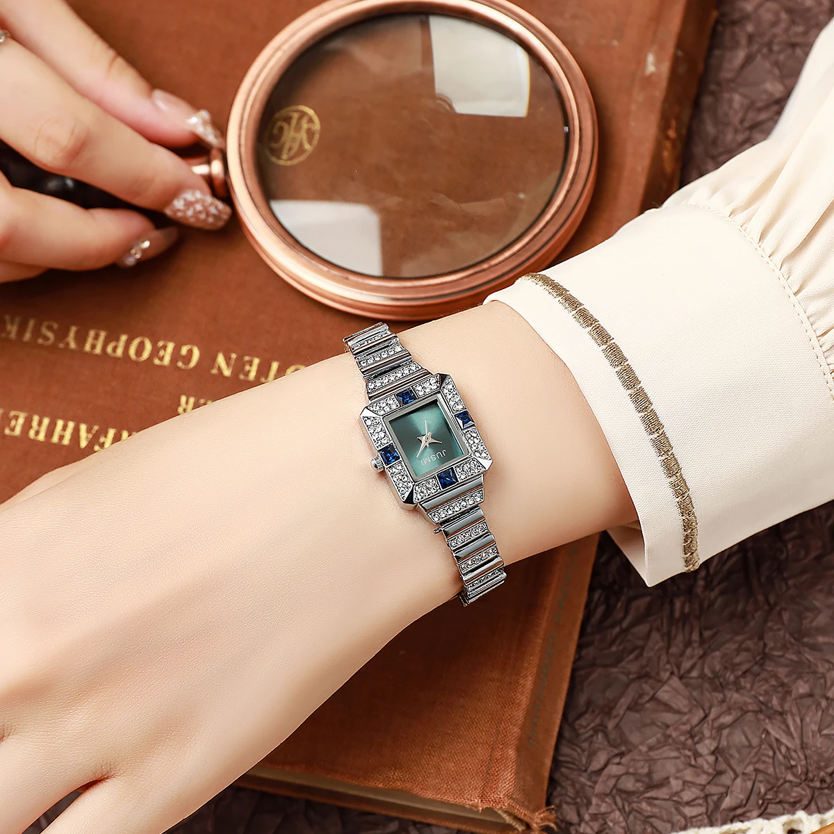 Женские изысканные, модные и высококачественные кварцевые часы Yanbian со стразами и стальными полосками