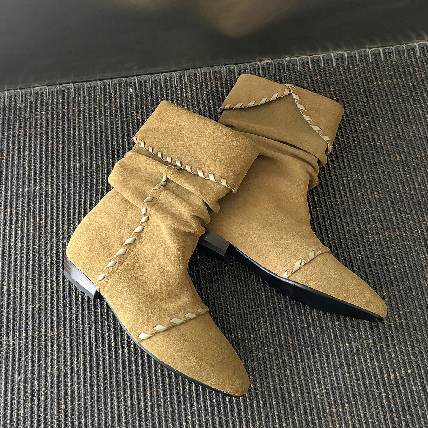 

2025 New Fashion Winter Cow Suede Women Ankle Boots Autumn Western Cowgirl Shoes Low Heels Pointed Toe Lady Short Boots 34-40