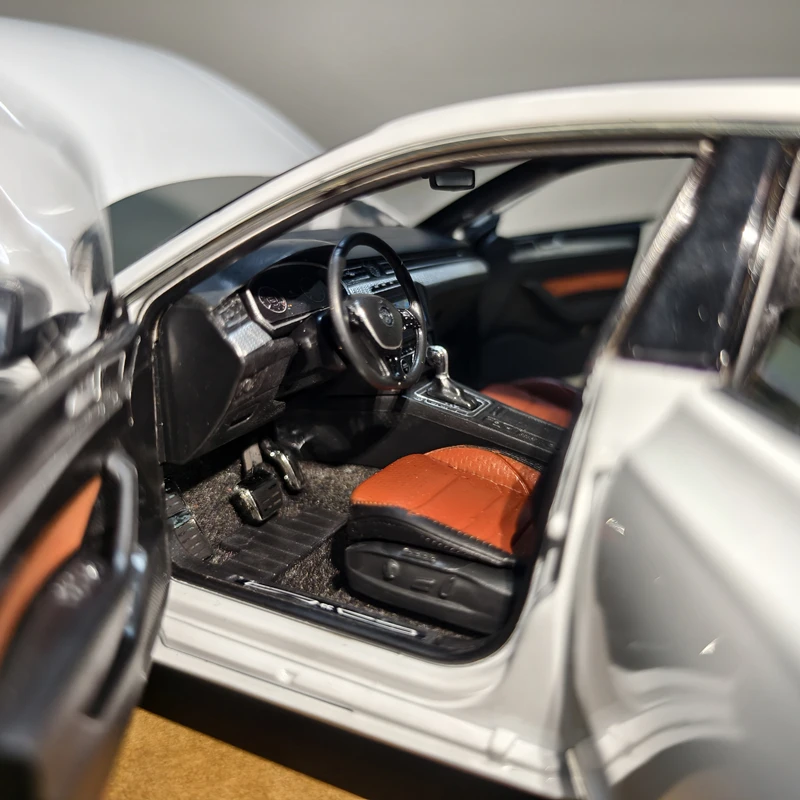 1/18 2021 CC نموذج سيارة مصنوع من خليط معدني Diecasts سيارات رياضية معدنية نموذج سيارة مجموعة محاكاة عالية لعبة أطفال هدية الديكور #6