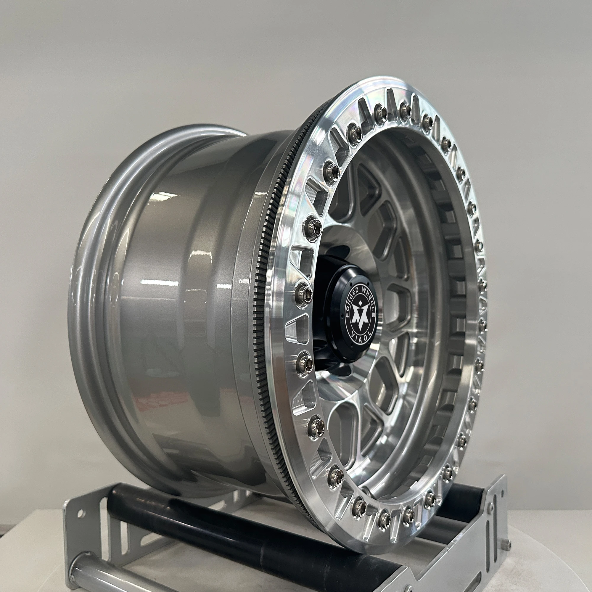 

Изготовленный на заказ кованый обод внедорожного колеса из сплава 6061-T6, 17 дюймов, 18 дюймов, 19 дюймов, 20 дюймов, 21 дюйм, 5/6 отверстий для Jeep Wrangler Y61 Y60 с 6x139,7 5x127 PCD