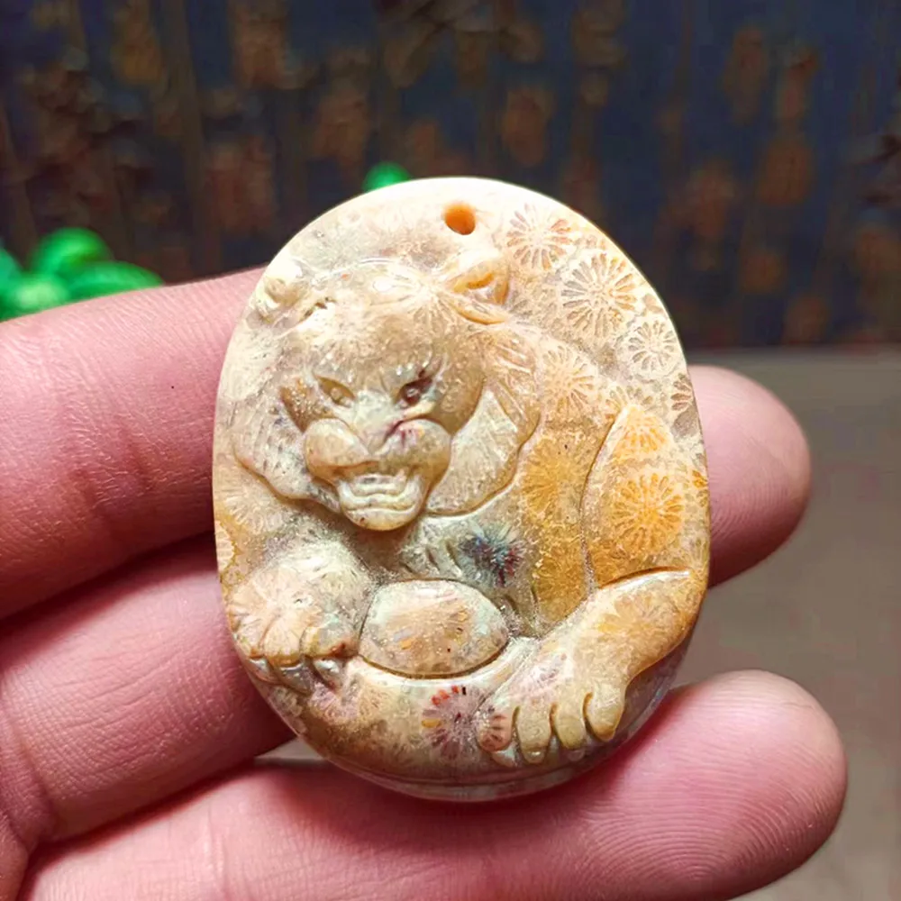 Natural reiki chrysanthemum chrysanthemum carved jade, animal safety buckle, degaussed fashion decoration, exquisite gift, 1PCs