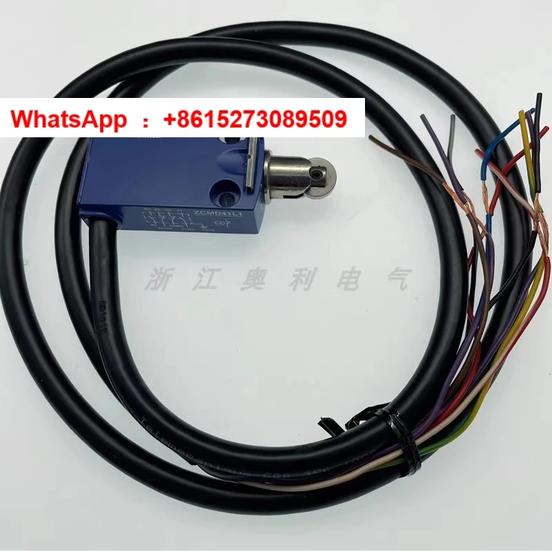 

Two open and two closed original imported limit switch ZCMD41L1 XCMD4102L1