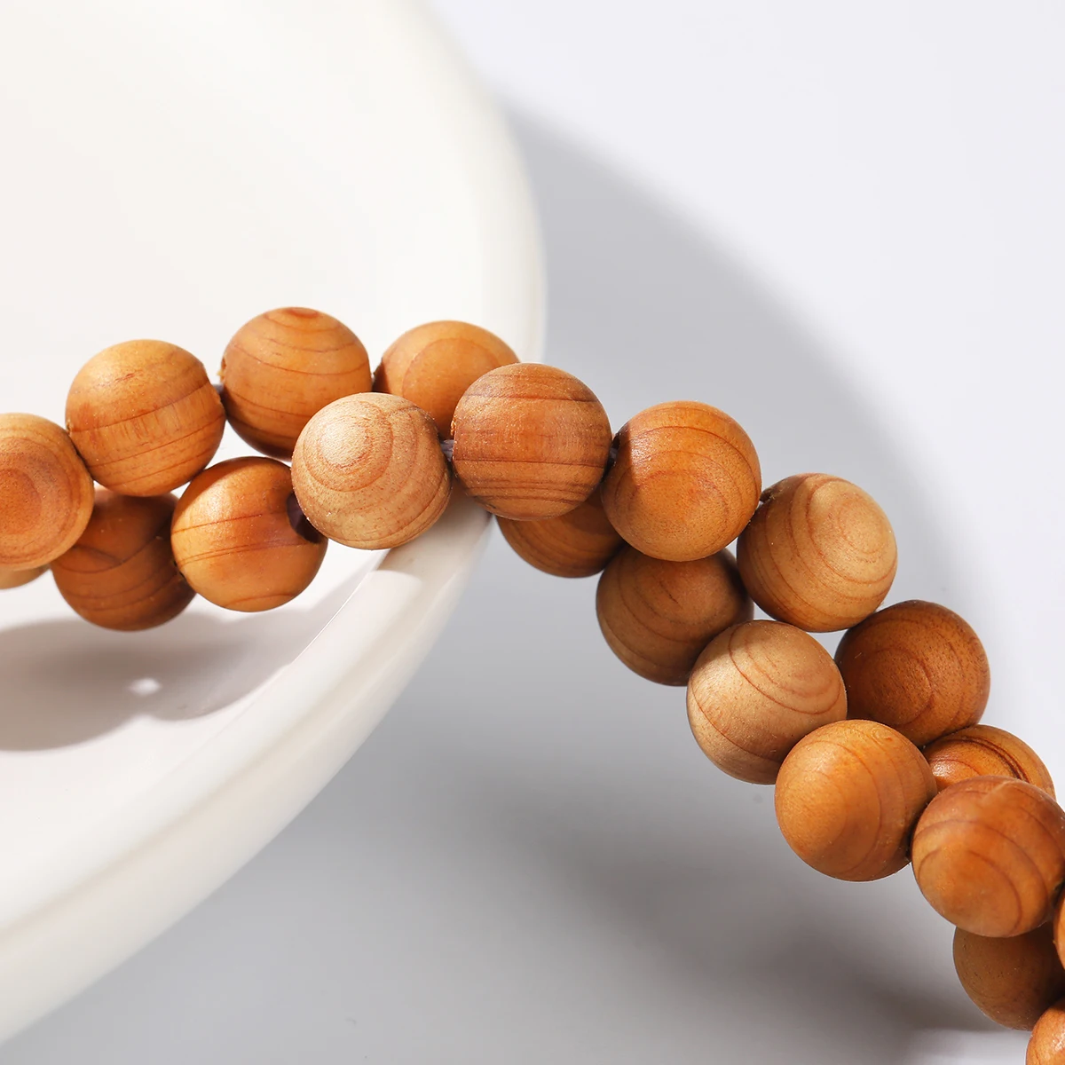 Thuja الطبيعية الخرز الخشبي الجولة فضفاض خرزة مباعدة مع رائحة 6 8 10 مللي متر لصنع المجوهرات سوار ذاتي الصنع قلادة الإكسسوار