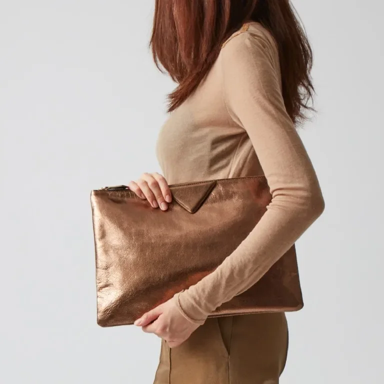 Bolsos de mano de día para mujer, bolsos de diseñador de lujo para mujer, bolsos tipo sobre para mujer, maletín A4 de cuero pu, cartera plateada 2024