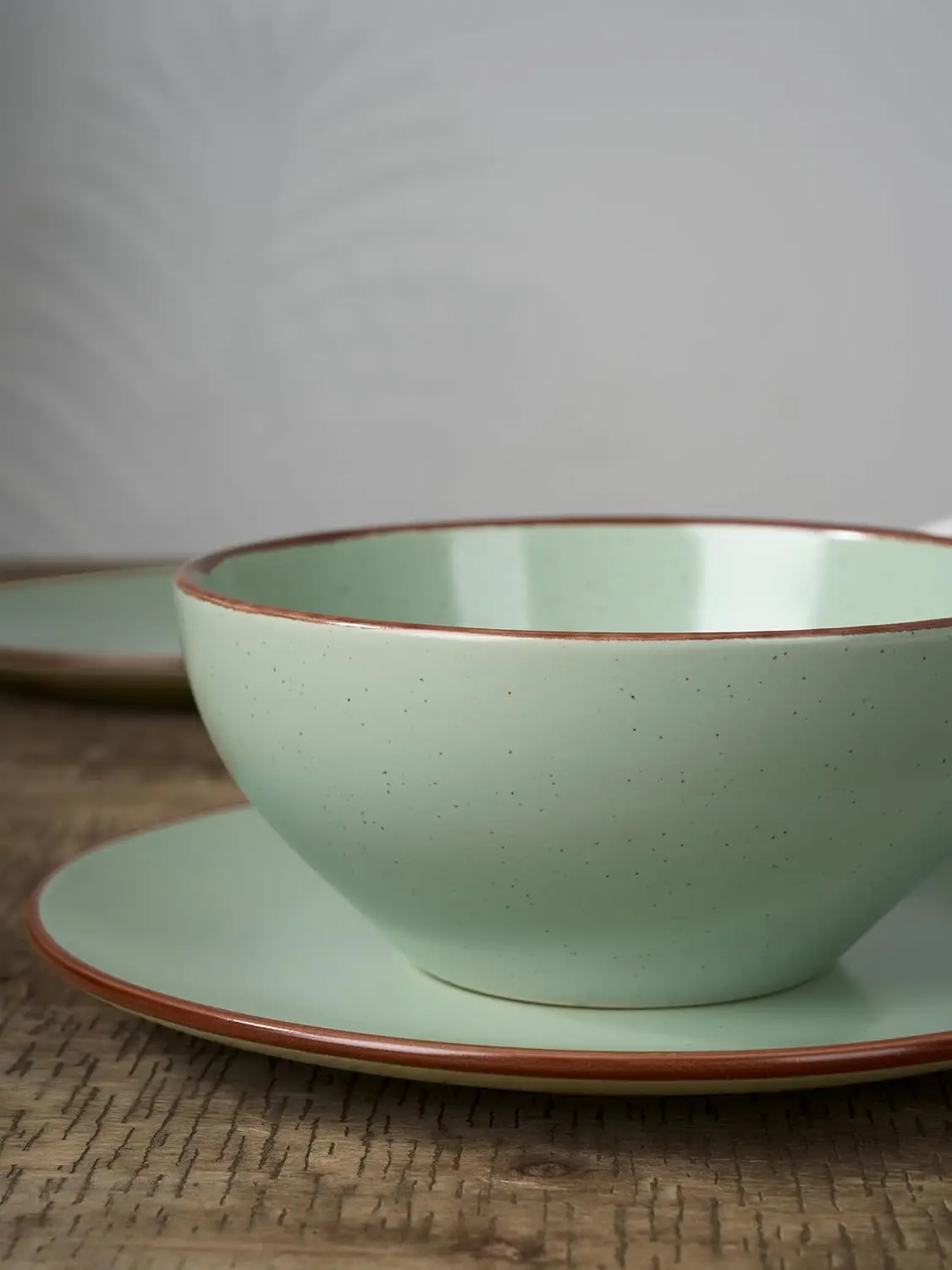 أطقم أطباق وأطباق سيراميك فينوس، أطقم أطباق مرقطة لـ 8 (24 قطعة) - آمنة للاستخدام في الميكروويف وغسالة الأطباق، خفيفة غير لامعة