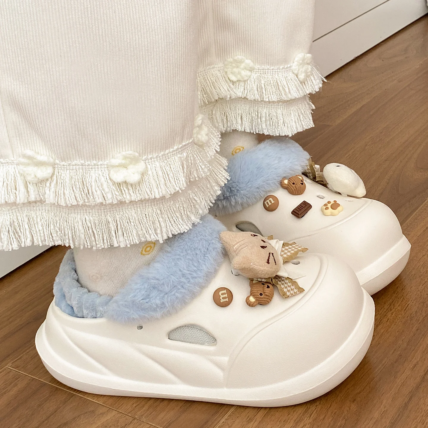 الشتاء المرأة الكلاسيكية الفراء اصطف منصة قباقيب الانزلاق على صنادل أرضية مع سحر الشريحة حذاء للحديقة سيدة قباقيب إسفين البغال #3