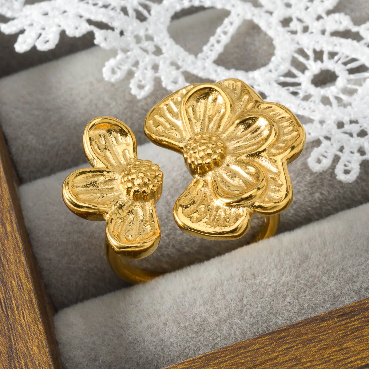 

Gold Plated Floral Ring Vintage Baroque Bohemian Style for Women Adjustable Open Band Luxury Gift for Valentine Day Fashion