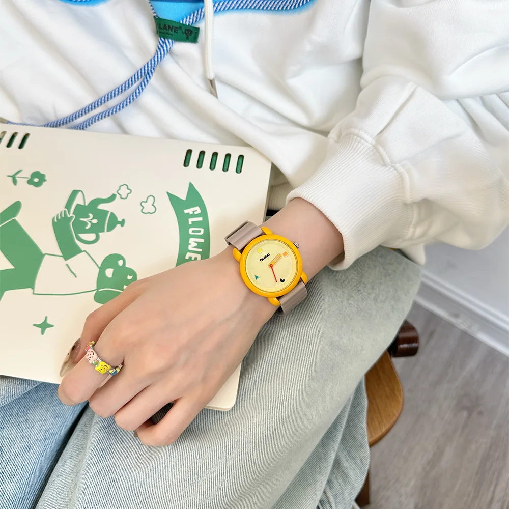 Original gift for girls, dopamine contrast color, high value, hot selling student watch, elegant women's watch, female gift