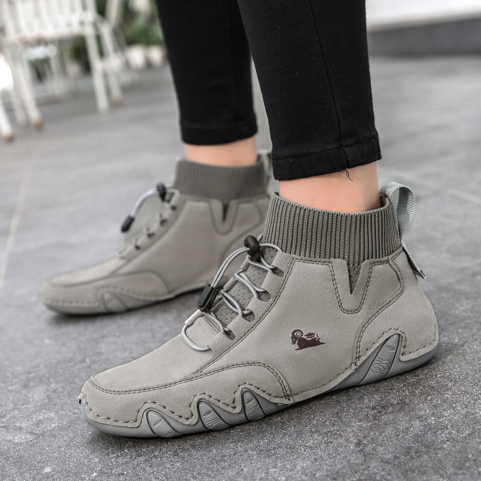 Couple Casual Leather Boots Four Seasons Men\'s and Women plus size Outdoor Sports Soft Sole Shoes Fashion Anti slip Running Shoe