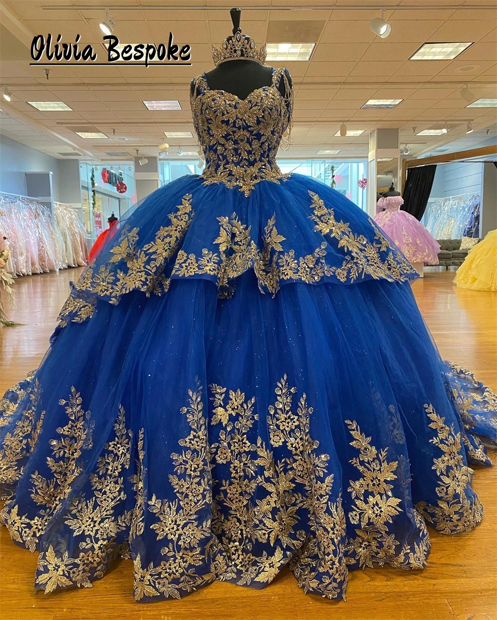 완벽한 로얄 블루 퀸시네라 원피스 골드 레이스 아플리케 비즈, 술 프릴 볼 가운, 맞춤형