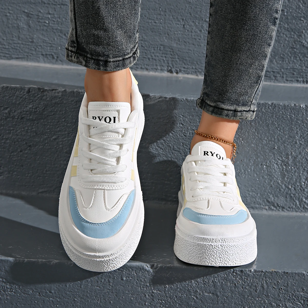 

Весенне-осенняя новая удобная повседневная спортивная обувь с круглым носком, модная вулканизированная обувь на шнуровке с неглубоким носком для женщин