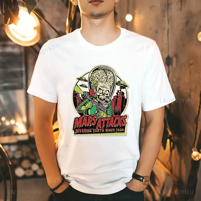 Nice Planet Man's Cotton TShirt Mars Attacks Alien Sci-Fi Movies O Neck Short Sleeve Fabric T Shirt Humor Top Quality Gift Tees