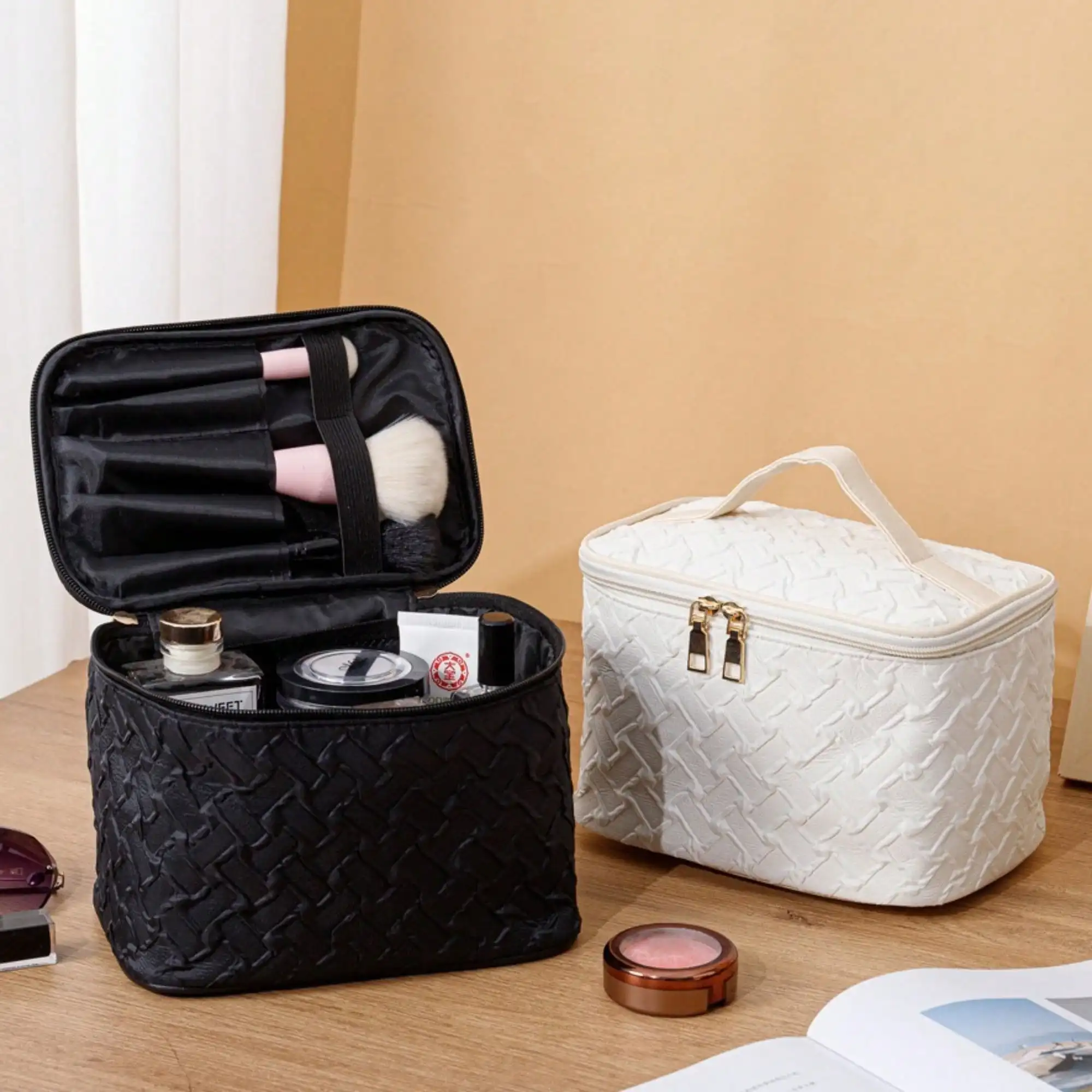 1PC black-and-white advanced large-capacity cosmetic bag portable travel multi-functional cosmetic storage bag