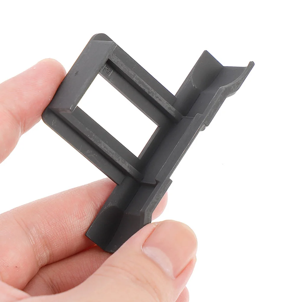 

20Pcs Photovoltaic Panel Drainage Buckle ABS Material Easy Install Solar Panel Water Drain Clip for Removing Stagnant Water and