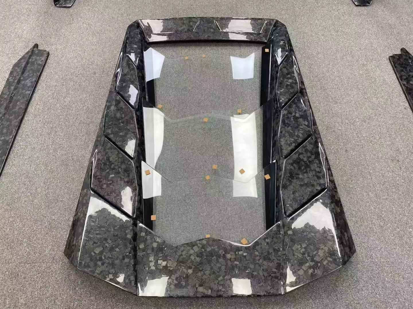 Full Custom Build With An Old-toFor Huracan Is Upgraded With The V-style Body Kit.Extreme Makeover