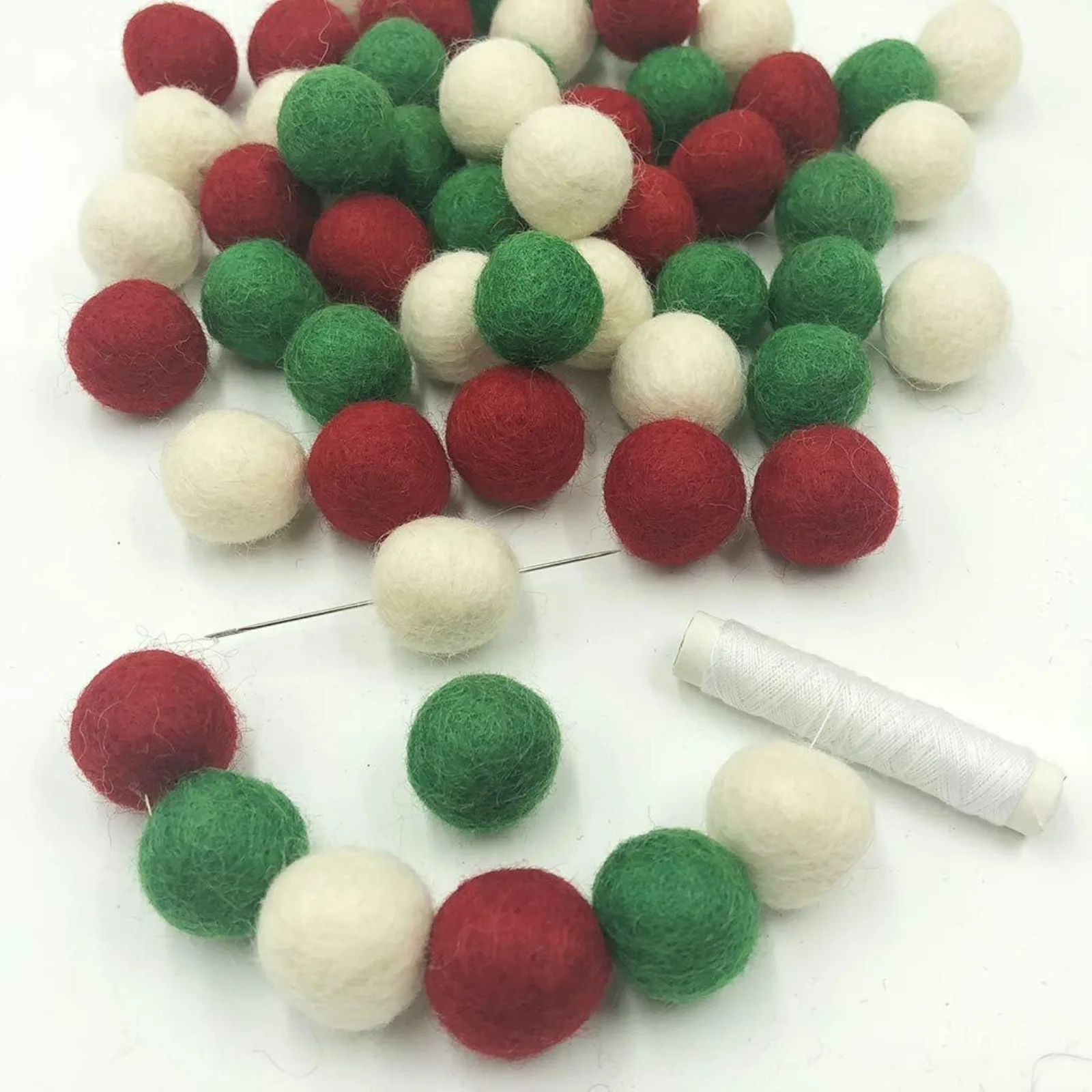 Christmas Felt Balls Red Green White 100pcs 8mm DIY Felted Pom Pom Garland Wool Balls