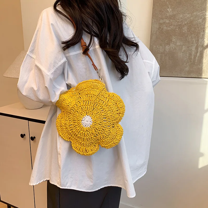 

2025 Cute Flower Design Straw Women Shoulder Bags Paper Woven Crossbody Bag Handmade Summer Beach Bag Round Bali Shopper Purses