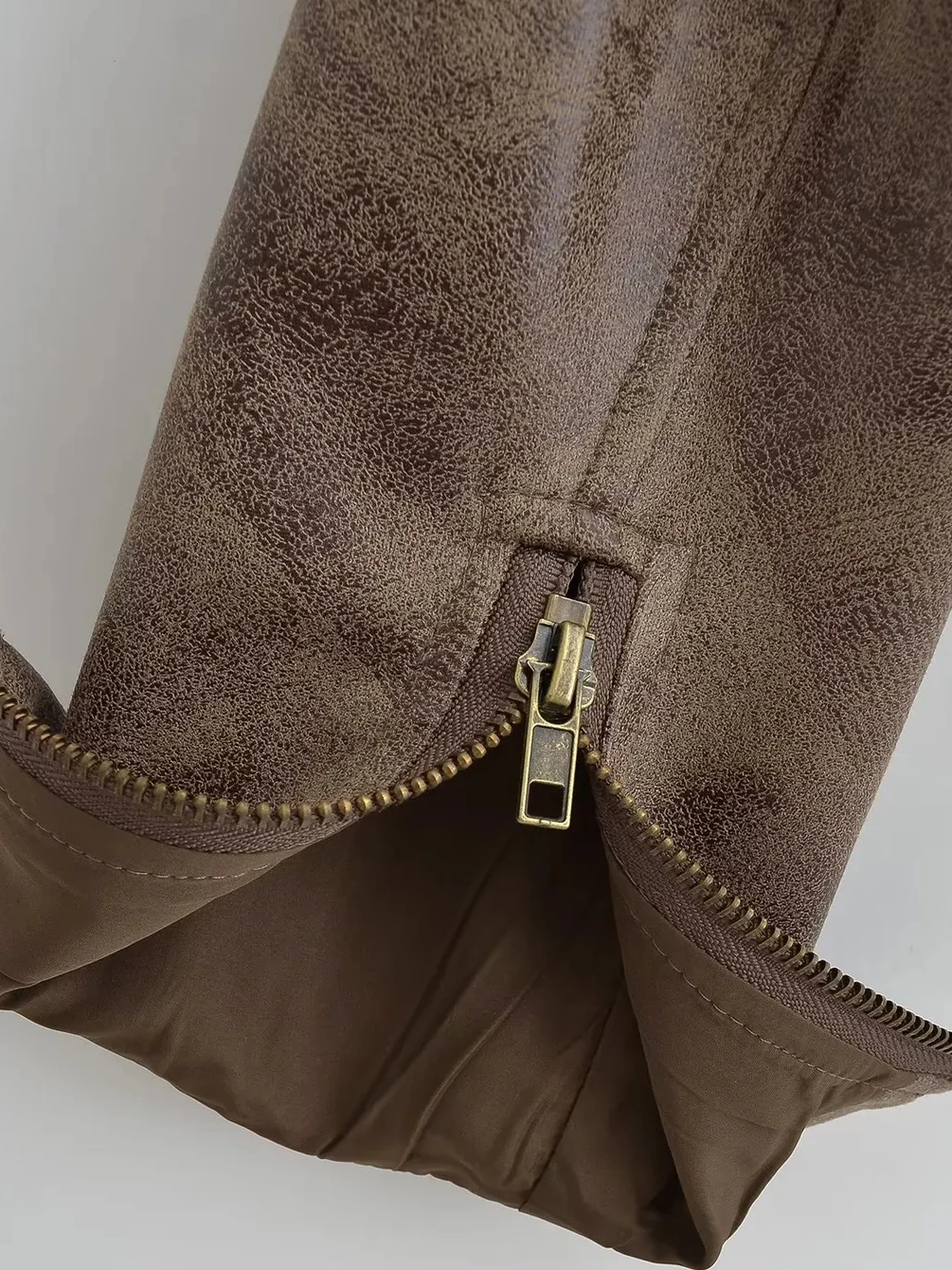 레트로 아메리칸 골드 스탬프 브라운 스탠드 칼라 슬림핏 가죽 재킷 여성용 오토바이 재킷 탑 PU 소재 롱 슬리브