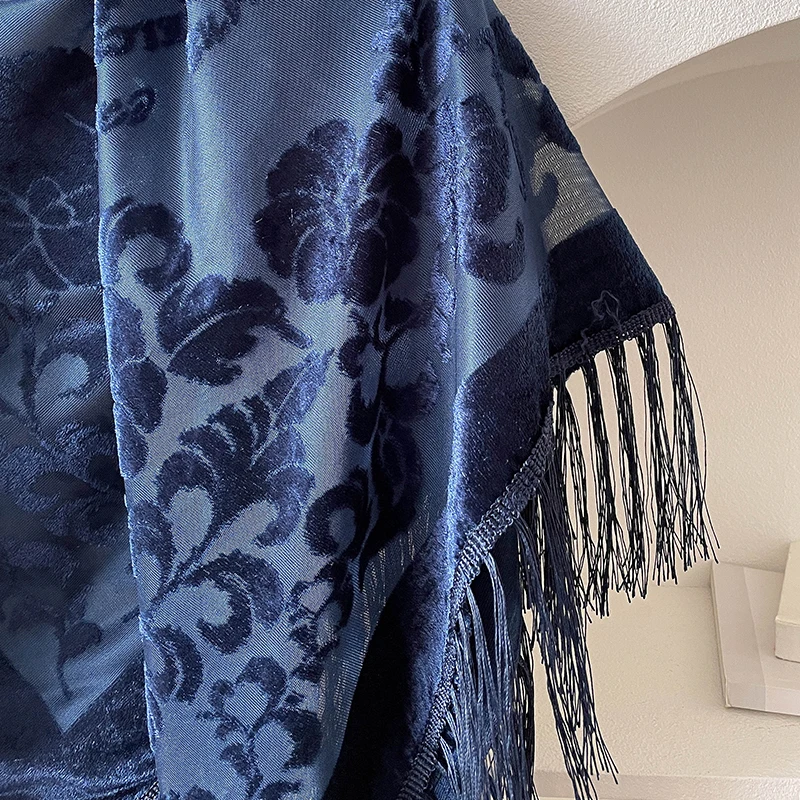 2025 New Spring and Summer Brand 110X110cm Retro National Style Velvet Jacquard Fringe Square Scarf Fashion Sunscreen Lady Shawl