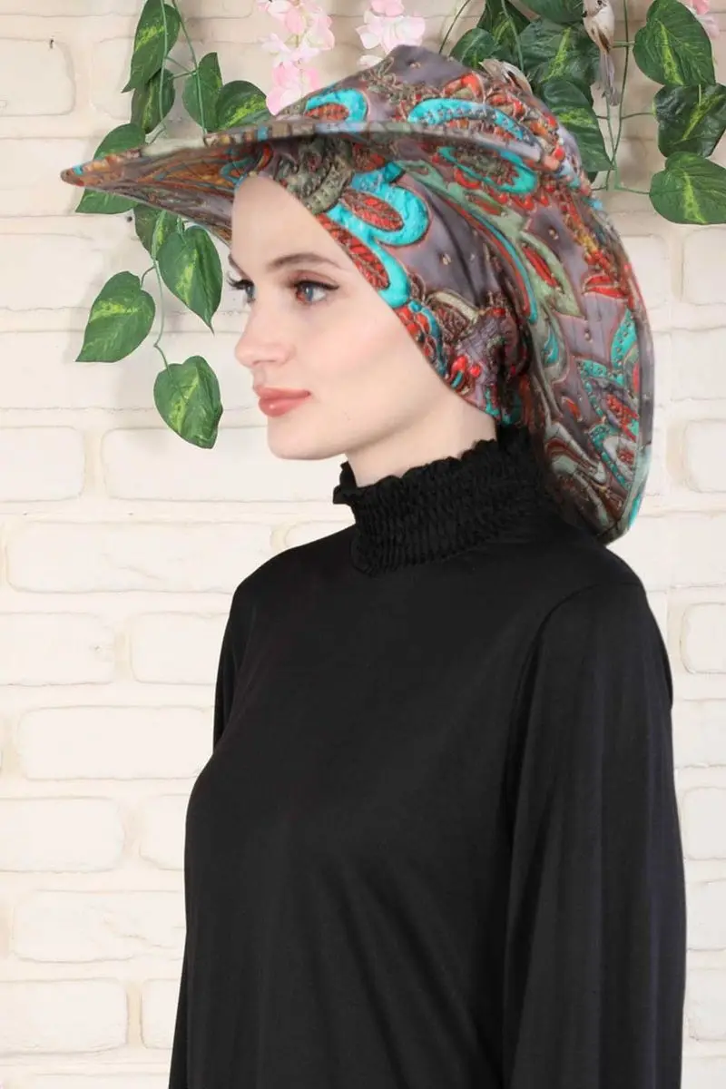 Padrão de carnaval de boné penteado