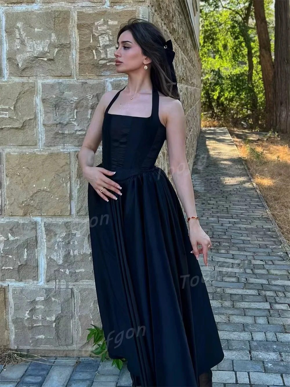 Sukienki na studniówkę z ramiączkami spaghetti Toofgon, czarna satynowa suknia wieczorowa, długa suknia w kształcie litery A na wesele/przyjęcie, możliwość personalizacji.