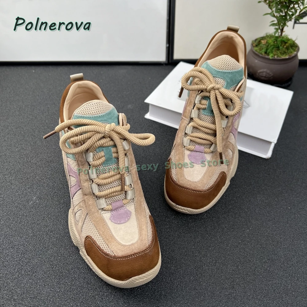 أحذية رياضية متقاطعة بألوان مختلطة ومقدمة مستديرة لزيادة الارتفاع من القماش الشبكي للنساء أحذية منصة كلاسيكية غير رسمية موضة خريف 2025