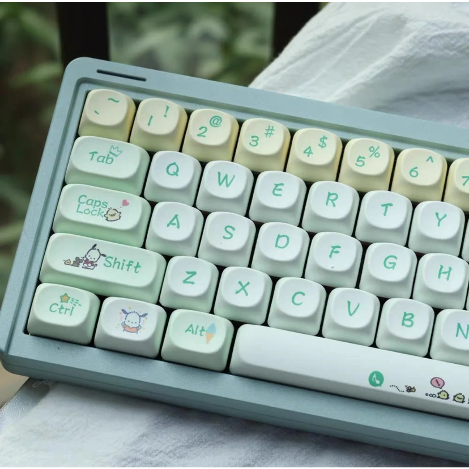 

Cartoon Cartoon Keycaps MOA Milky Green Pbt Material Girls 139 Keys Suitable for 60/84/98/108 Mechanical Keyboards